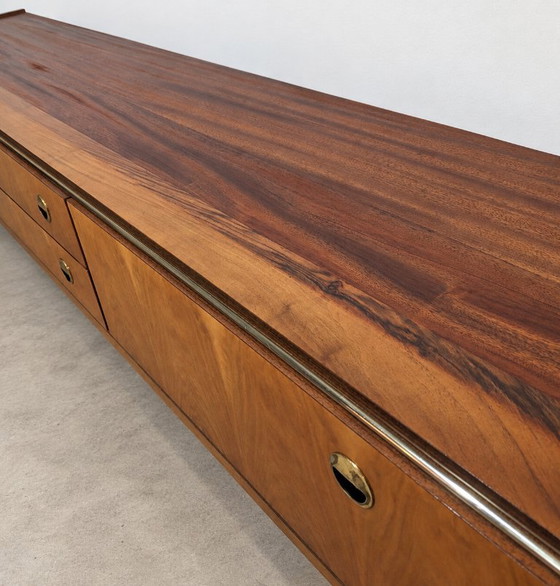 Credenza Lowboard Mid-Century Modern in radica di noce, anni '60-'70, Credenze, Legno, Metallo, Marrone (foto 3 di 11)
