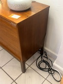 Meuble à disques vintage / Petit meuble avec porte coulissante, Kinnarps Suède