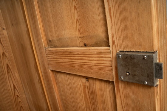 Armadio antico tedesco in pino con appendiabiti e ripiano, fine XIX secolo, Legno, Beige (foto 14 di 16)
