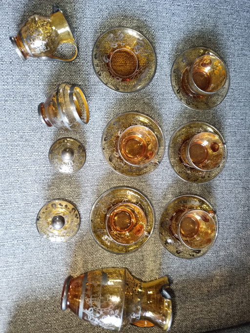 Service de table en verre ambré de Murano.