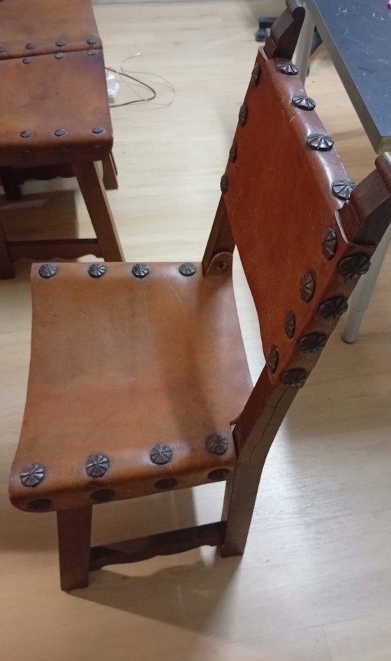 3 rustikale Esszimmerstühle – Leder, Metall (photo 8 of 11)