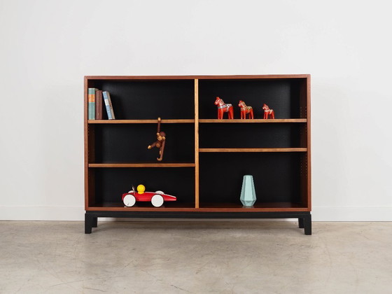 Image 1 of Librería de nogal, diseño danés, años 70, producción: Dinamarca