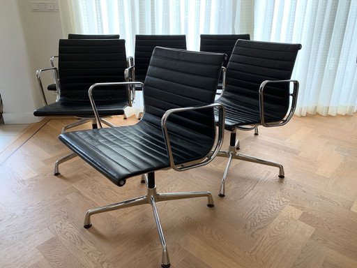Vitra Eames 4x 107 and 2x 108