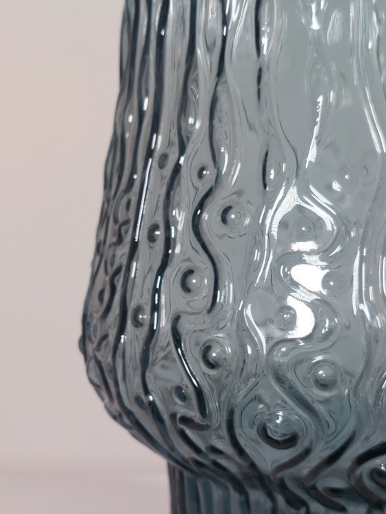 Image 1 of Grijsblauwe vintage persglazen vaas uit het midden van de vorige eeuw, jaren 70