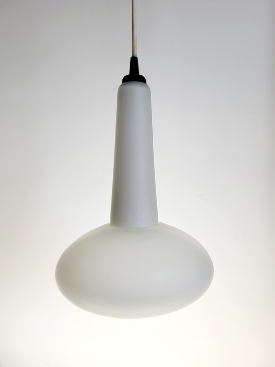 Image 1 of Vintage Glazen Hanglamp, Scandinavische Stijl, Opaline Wit, Model Teardrop, Jaren 60