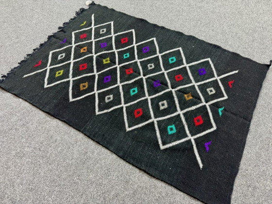 Image 1 of Zwart platgeweven vloerkleed 2m x 1m