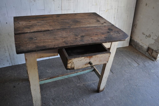 Mesa de cocina antigua húngara de madera – Libros de arte, Rustic (photo 3 of 6)