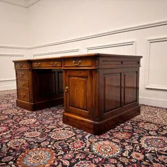 Klassischer englischer Partnerschreibtisch grünes Leder, Holz, Chesterfield (Foto 8 von 20)