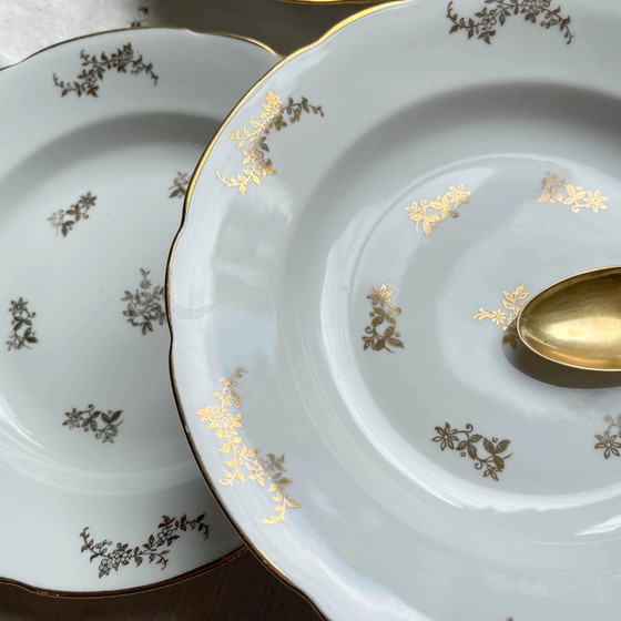 6 Assiettes Creuses en Porcelaine Blanche Dorée J&Ciem France 1950 Motif Floral – Vaisselle (photo 4 of 9)