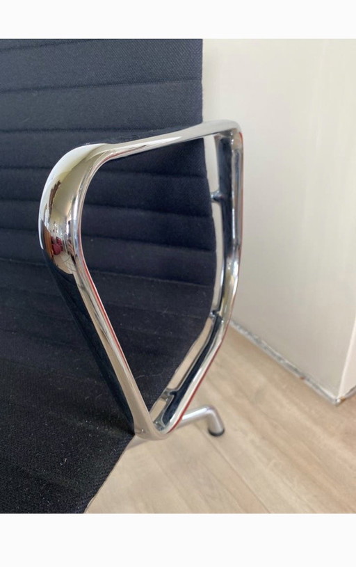 2x Vitra Eames Miller EA 107 Office Chair – bureaustoelen, Textile, Aluminium (photo 2 of 6)