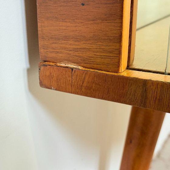 Image 1 of Stijlvolle art-deco vitrine met bloemgravure