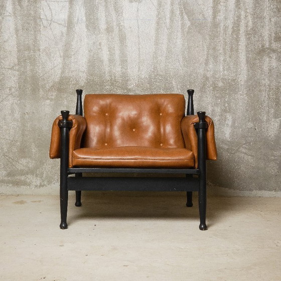 Image 1 of c. 1970 - Paar gelakte lounge stoelen van beukenhout en cognac leer - Frankrijk/Italië