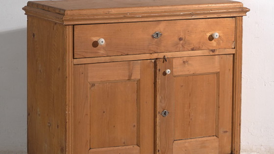 Antiker Küchenschrank (ca. 1920) #4 – Kommoden, Rustic (photo 3 of 40)