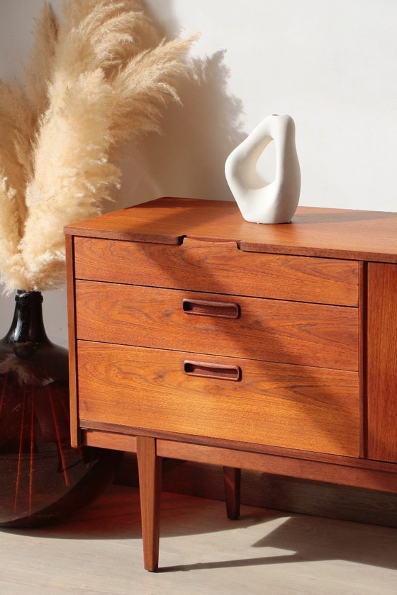 Image 1 of Nathan Teak-Sideboard (1960er Jahre) – Restauriertes englisches Design
