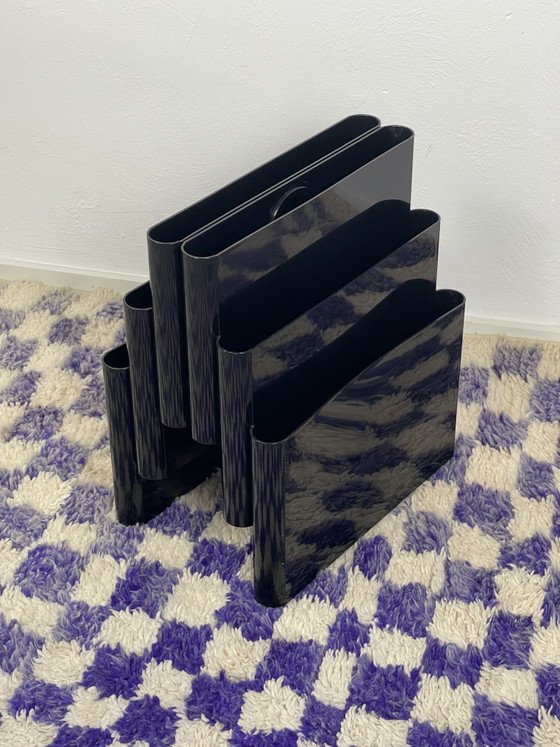 Kartell Magazine Rack, Model 4675, Vintage Six-Compartment Newspaper Rack by Giotto Stoppino, Space Age (photo 3 of 5)