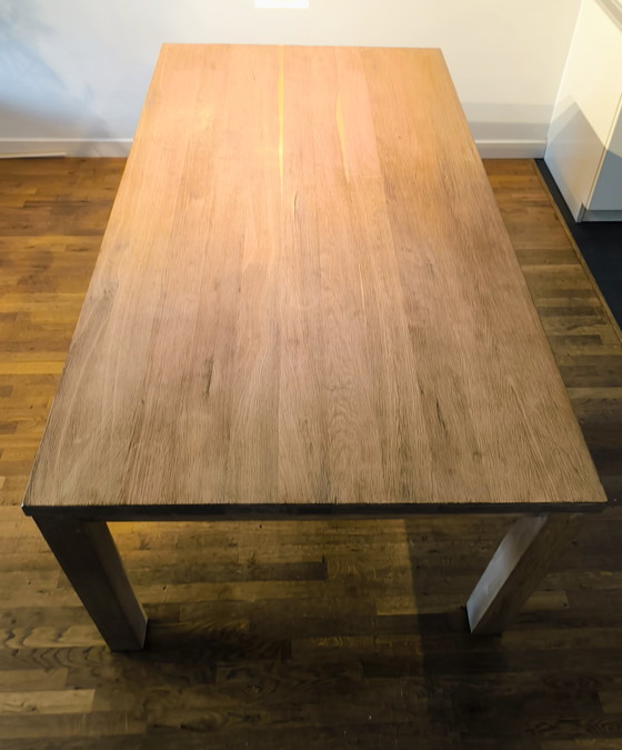 Image 1 of Table de salle à manger avec banc, modèle unique avec pieds inclinés