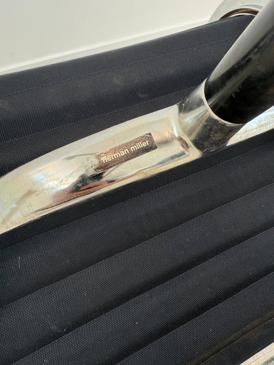 Image 1 of Herman Miller EA105 Bijzetstoel - Zwart Hopsak / Chroom - Origineel USA Vintage (Niet Vitra)