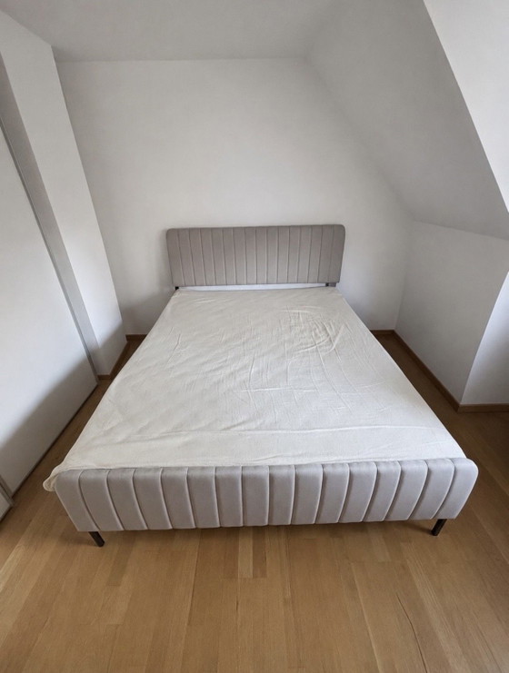 Image 1 of Cama tapizada de 160x200 cm.