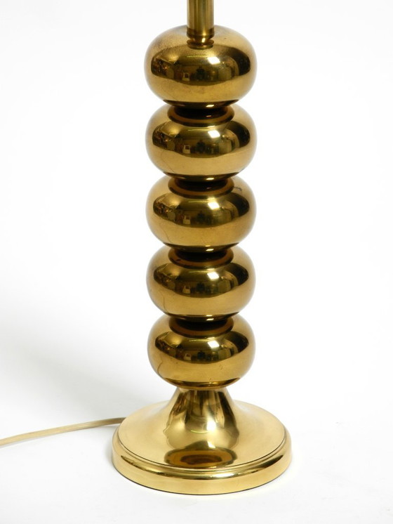 Image 1 of Rarissima grande lampada da tavolo in ottone degli anni '70 con paralume in velluto nuovo di Aneta Växjö Svezia