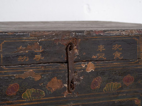 Malle chinoise ancienne peinte en bois de pin – Chine, circa 1900 – Armoires de rangement, Iron (photo 13 of 40)