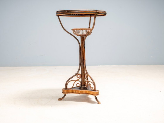 Image 1 of Table piédestal Art nouveau en bois courbé et rotin, Europe centrale, vers 1900-1925
