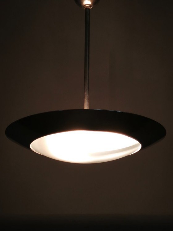 Bauhaus-Pendelleuchte aus Chrom und Glas aus den 1930er Jahren aus der Tschechoslowakei – Pendelleuchten (photo 2 of 11)