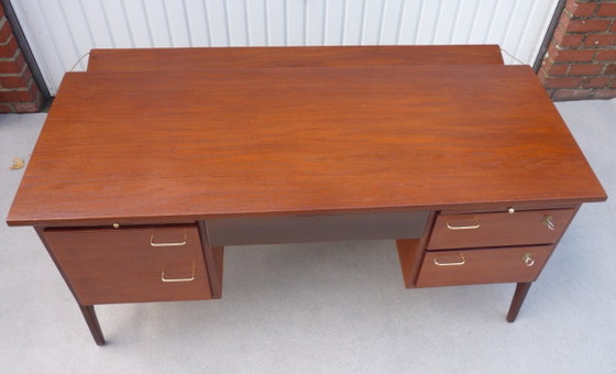 Indrukwekkend vintage teakhouten bureau – Wood (photo 6 of 12)
