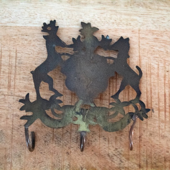 Image 1 of Vintage Messing Sleutelrek Met Hond, Hert En Ridder: Italiaans Heraldish Ontwerp