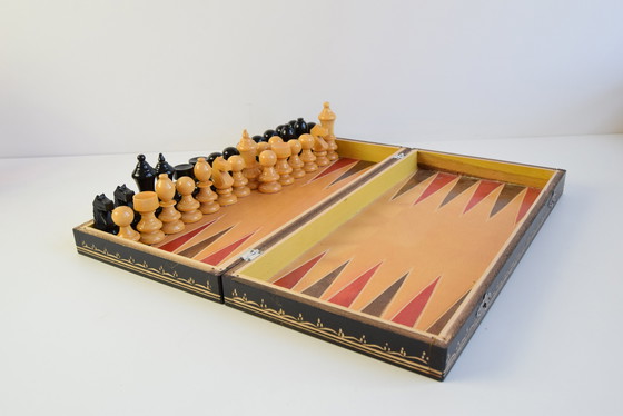 Image 1 of Jeu d'échecs en bois vintage dans une boîte en bois fabriqué en Tchécoslovaquie
