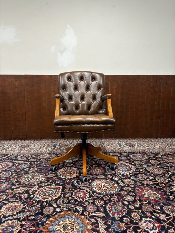 Sedia da ufficio Chesterfield inglese President Chair Marrone scuro – Sedie da ufficio, Leather, Wood (photo 2 of 7)