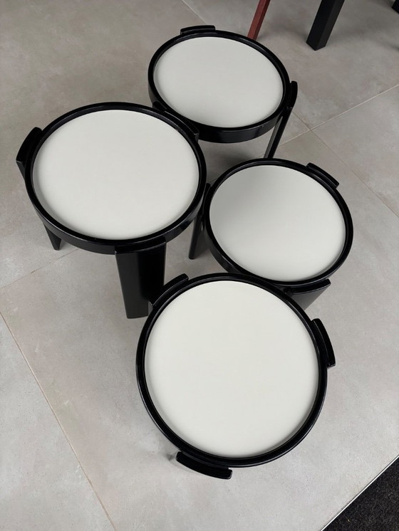 Image 1 of 4 tables d'appoint Cassina vintage, tables gigognes 780/783