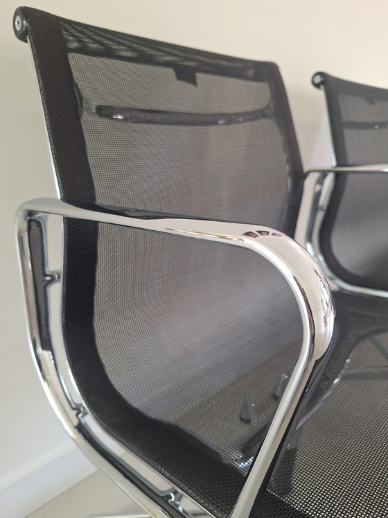 Image 1 of 6x Vitra Eames 108 netweave