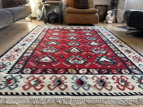 Image 1 of Kilim caucasico d'epoca con motivo grafico di animali (216 × 160 cm) ca. 1950