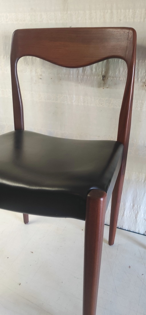 Pair of Scandinavian-style teak chairs - 1960s