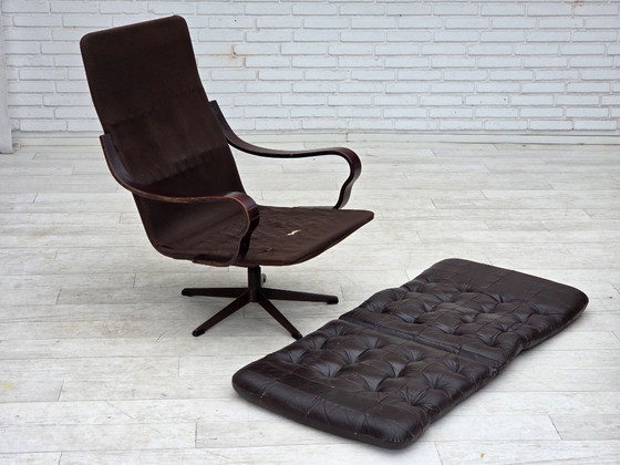 Image 1 of Sillón giratorio escandinavo de los años 70, tapizado en cuero original con patchwork.