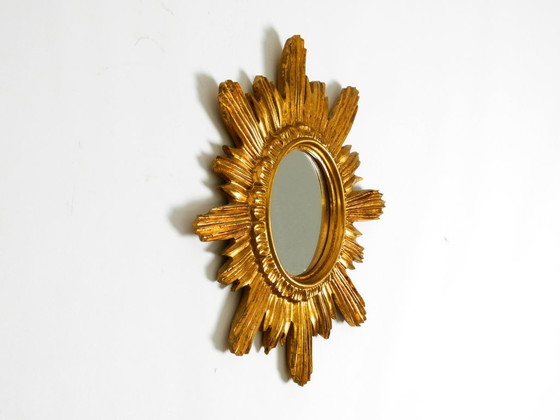 Image 1 of Bellissimo specchio da parete italiano del Mid Century Sunburst in legno e resina, placcato oro