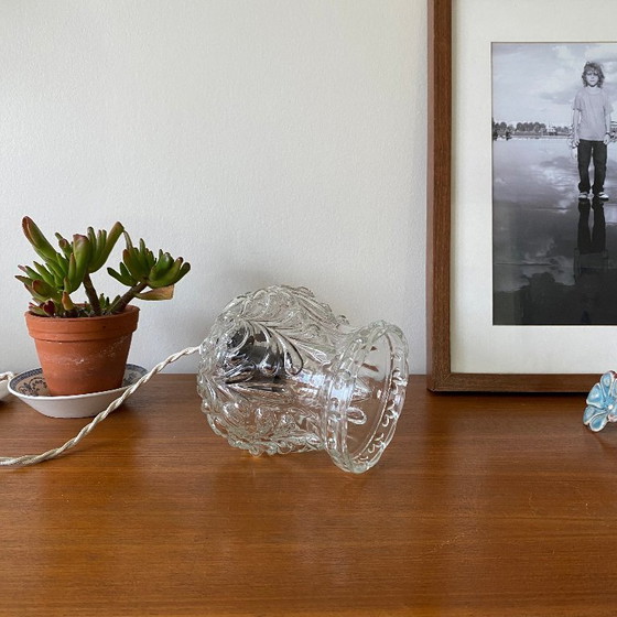 Image 1 of Vintage-style globe pendant lamp in clear glass with brass suspension bracket