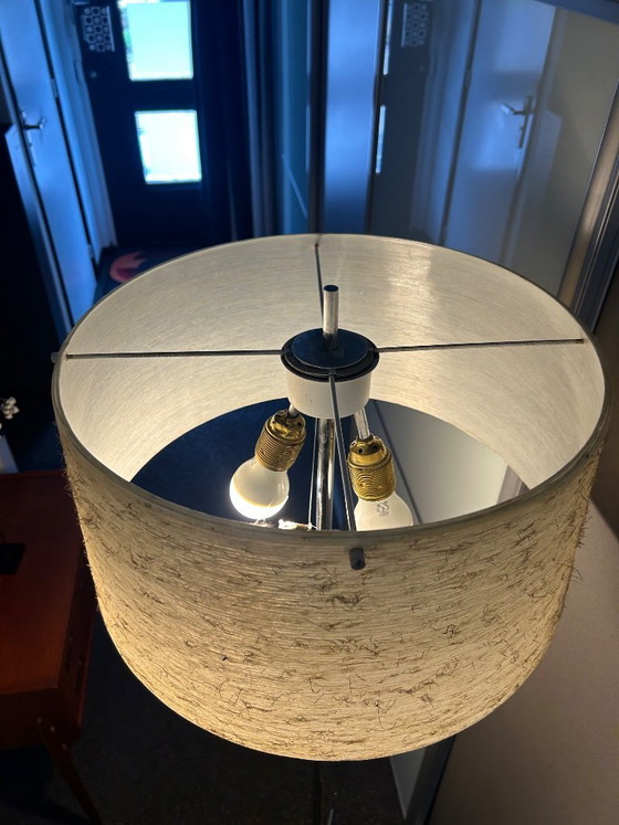 Image 1 of lampadaire chromé de style futuriste