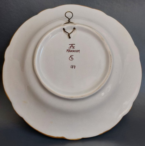 Image 1 of Un plato de pared policromado Royal Tichelaar Makkum pintado a mano de época.