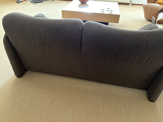 Image 1 of Vintage Cassina Maralunga tweezits bank