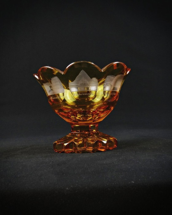 Image 1 of 19e eeuwse Boheemse kristallen schaal versierd met monumenten uit de Rijnland-Pfalz