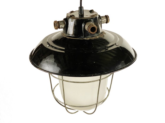 Image 1 of Grande lampe suspendue industrielle. Suède 1950S