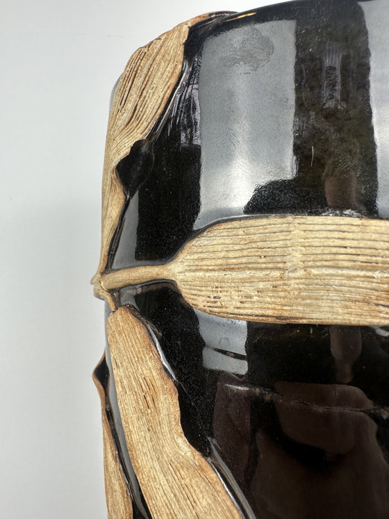 Image 1 of Vase vintage en céramique orné de bambous en relief