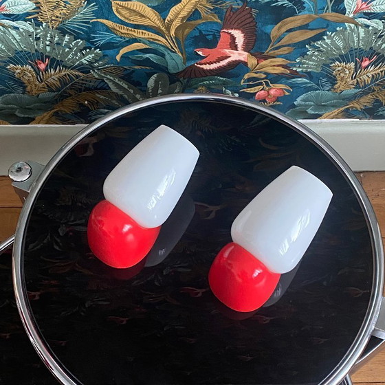 Image 1 of Paar vintage wandlampen in wit opaalglas en kunststof