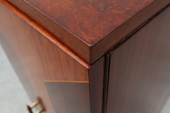 Image 1 of Armario Art Decó único con incrustaciones de chapa de madera, Francia años 20