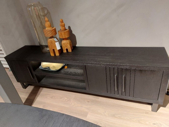 Image 1 of Buffet bas Pavie par Henders & Hazel