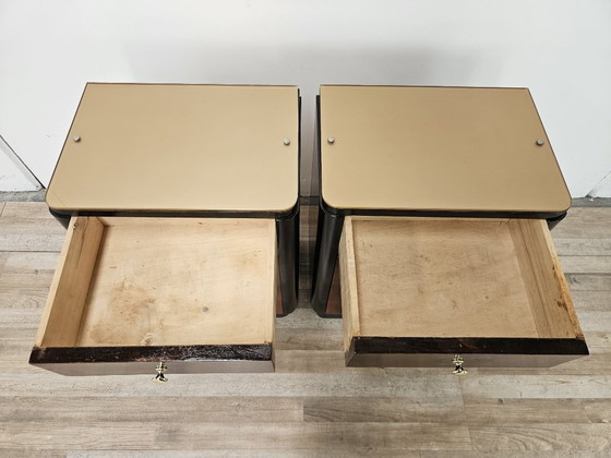 Image 1 of Art Decò bedside tables in walnut burl with pink glass top