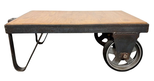 Carrito de mesa de centro industrial negro, década de 1960.