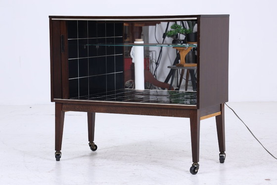 Image 1 of Bellissima cassettiera d'epoca su rotelle | Armadio di metà secolo | Armadio phono retro in legno #07-07