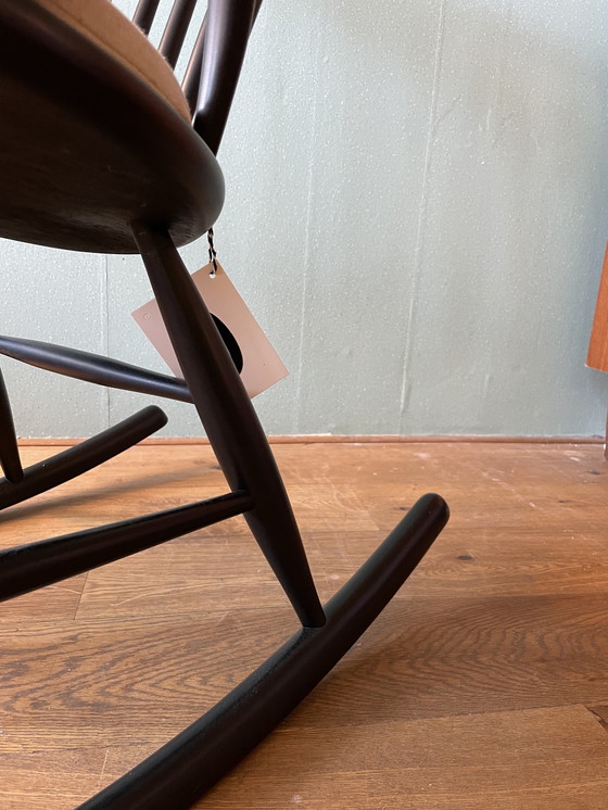 Image 1 of Kraamstoel schommelstoel Danish Design Wikkelso